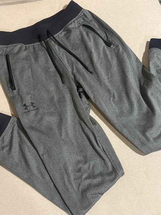 Under Armour Dark Gray Men's Athletic Joggers - Picture 1 of 4